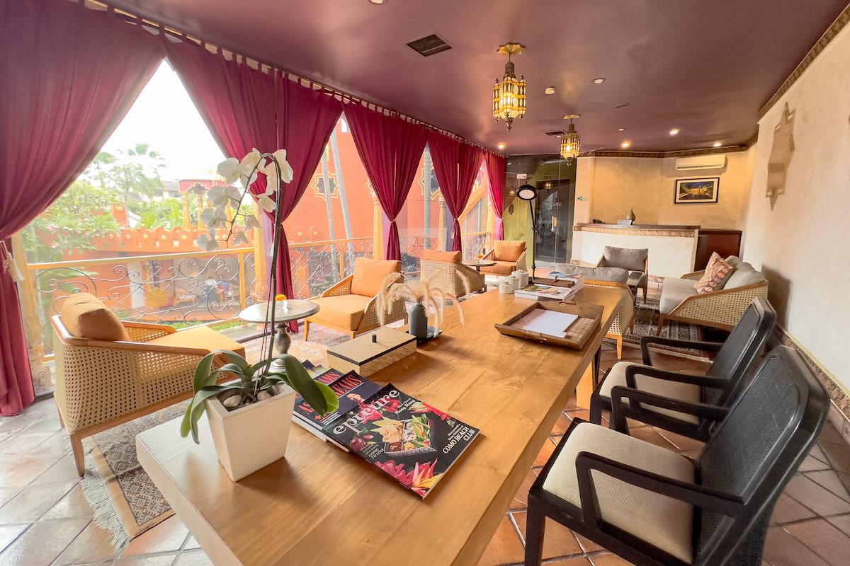 Business Lounge at Impiana Private Villas Seminyak
